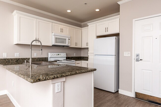 Building Photo - 1501 Front St