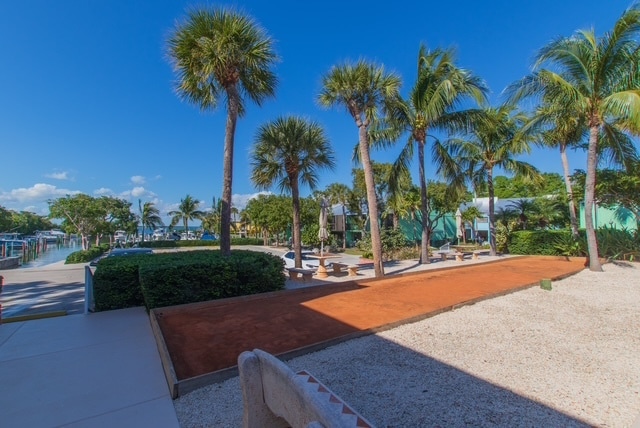 Bocce court - 98402 Windward Ave
