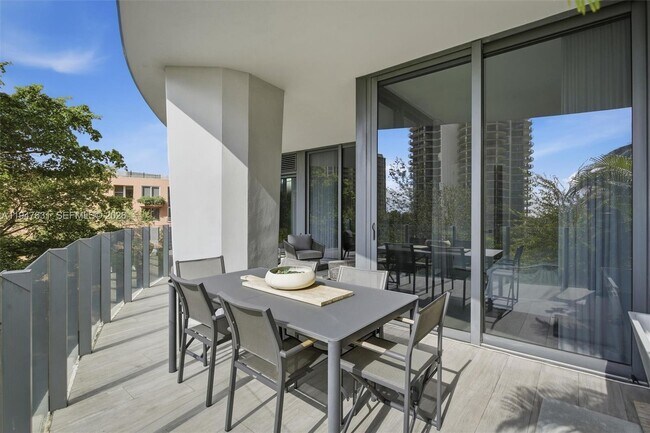 Building Photo - 2831 S Bayshore Dr