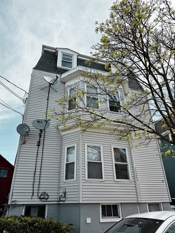 Building Photo - 52 Sargent Ave