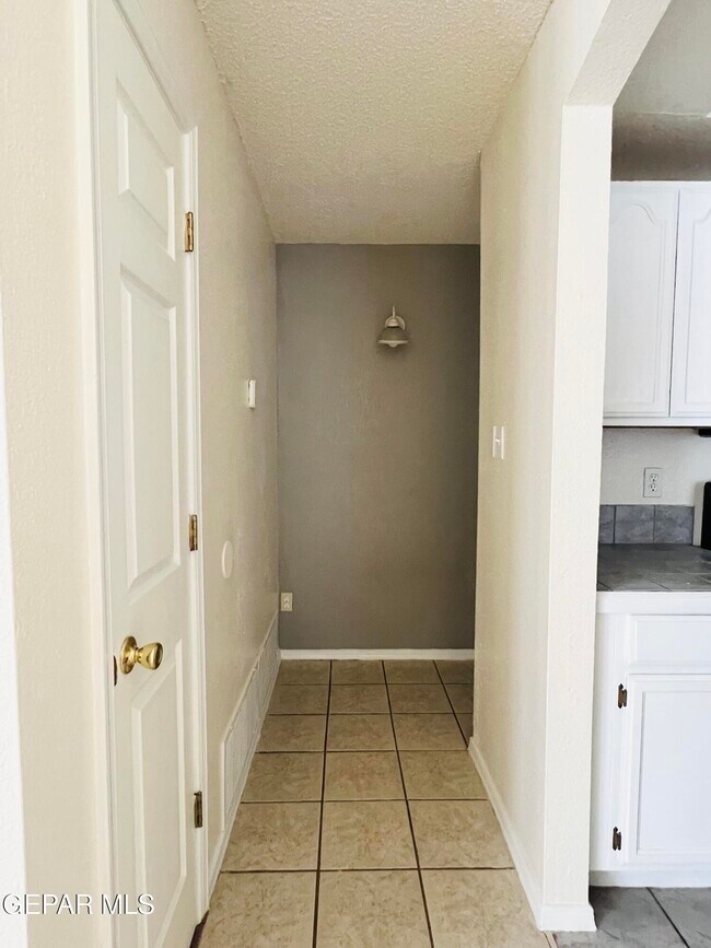 Building Photo - 12369 Tierra Apache Rd