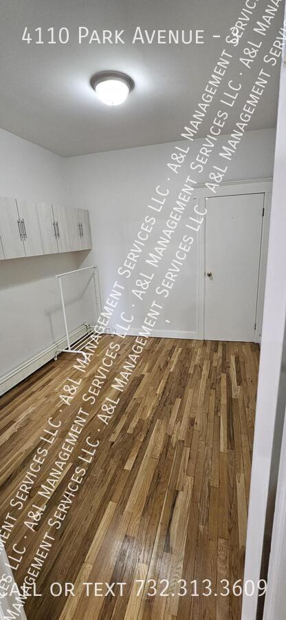 Building Photo - 4110 Park Ave