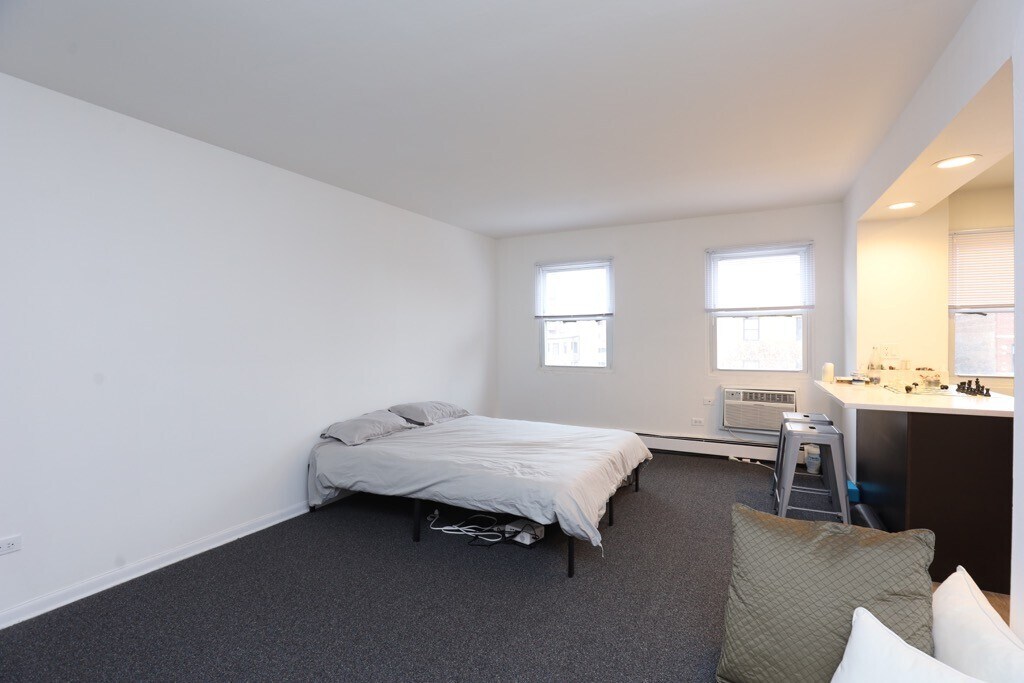 Building Photo - 520 Aldine