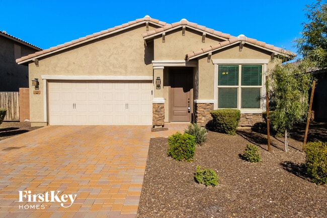 Primary Photo - 200 E Toscana Dr