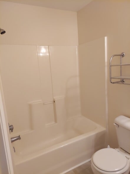 Bathroom 2 - 211 Pinegrove Ct