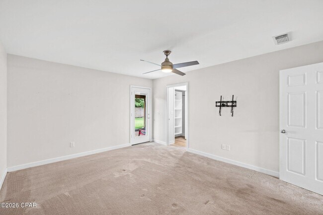 Building Photo - 136 Derby Woods Dr