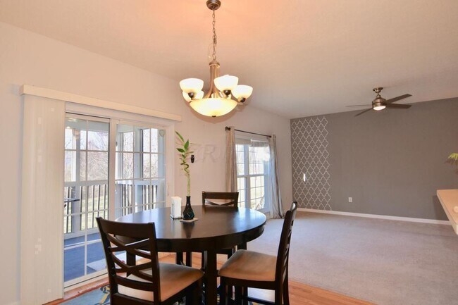 Building Photo - 674 Spring Valley Dr