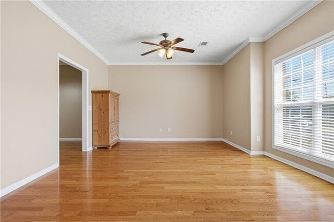 Building Photo - Brick Townhome in Meadowbrook!