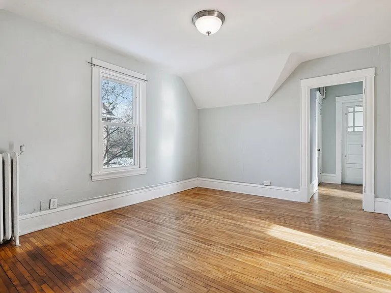 Building Photo - 2805 28th Ave S