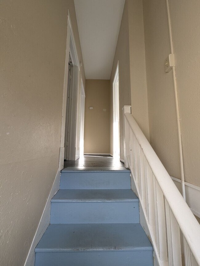 Building Photo - $1,000 Grocery Store Gift Card! 4 Bedroom,...