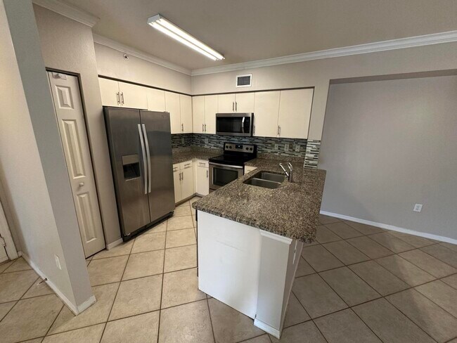 Building Photo - 6370 Emerald Dunes Dr