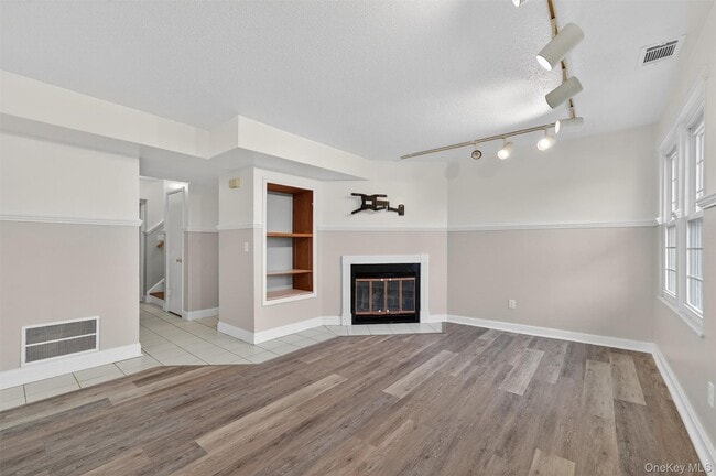 Building Photo - 3304 Whispering Hills Dr