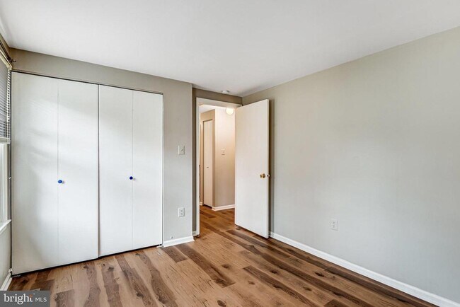 Building Photo - 5847 New England Woods Dr