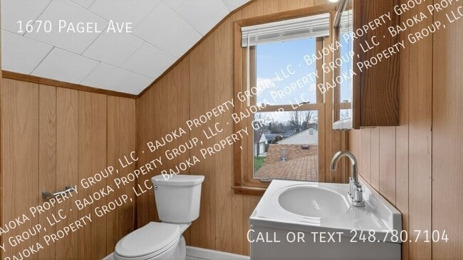 Building Photo - 1670 Pagel Ave