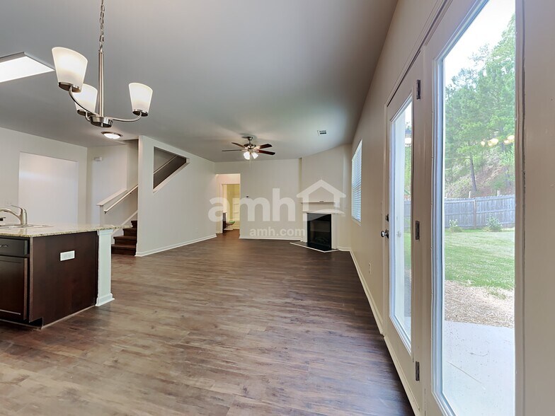 Building Photo - 107 Hayes Park Dr