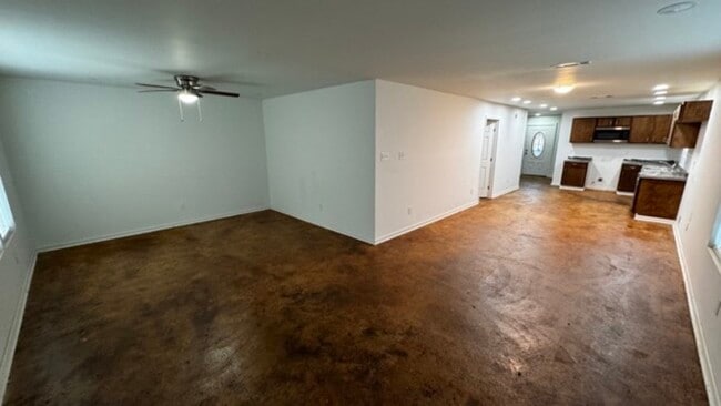 Building Photo - 3021 Chelsea Ave