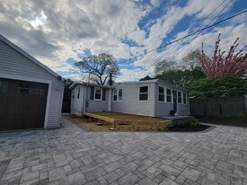 Building Photo - 218 Chatham Ave