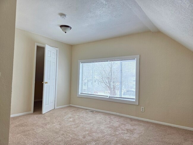 Building Photo - 2210 N Penn Ave