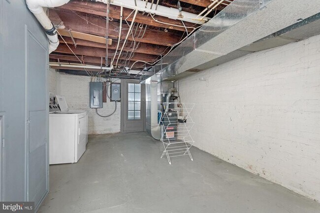 Building Photo - 151 N Potomac St