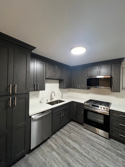 Building Photo - 1010 Chester St