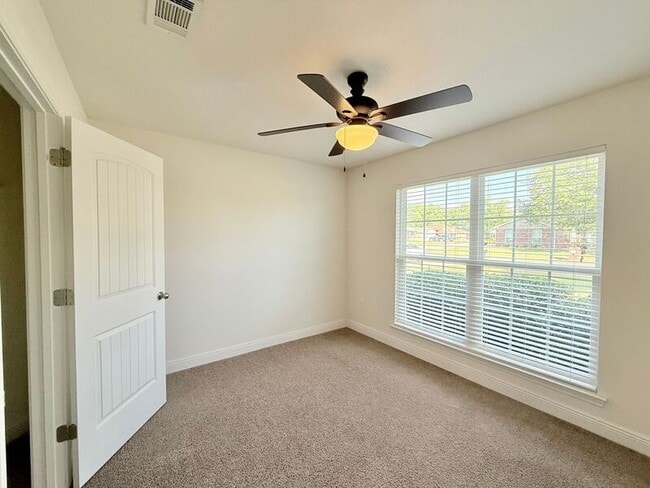 Building Photo - 3825 Runner Stone Dr