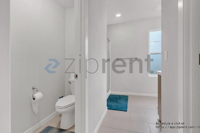 Building Photo - 30985 NW Brooking St