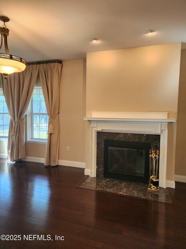 Building Photo - 212 St Johns Ave