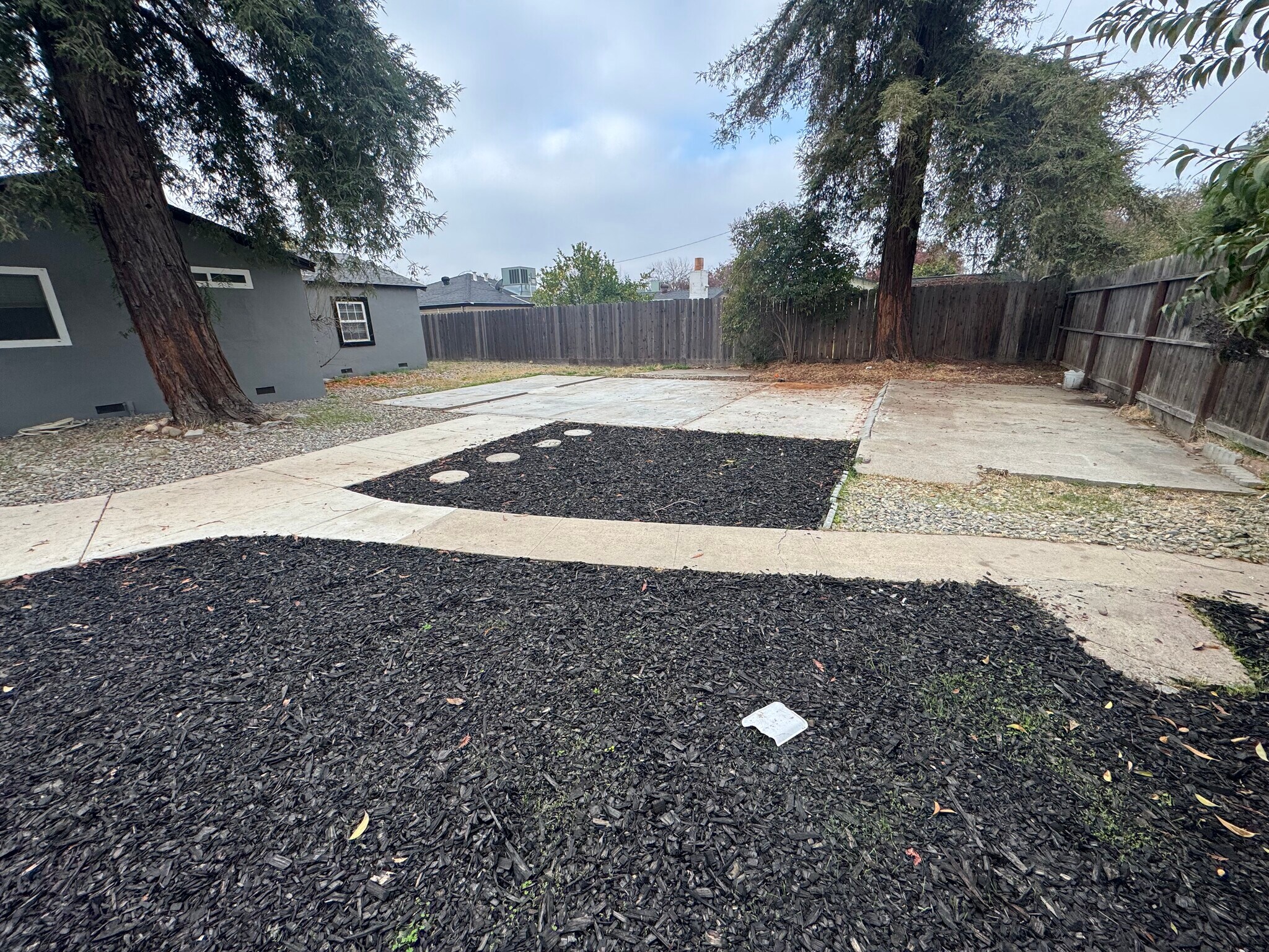 Building Photo - 809 Badgley Dr