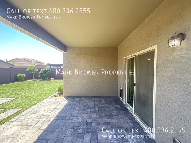 Building Photo - 679 W Mangrove Rd