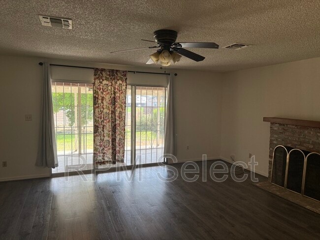 Building Photo - 1137 Janey Way