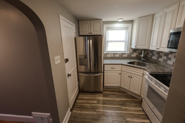 Building Photo - 11 Cragmere Terrace