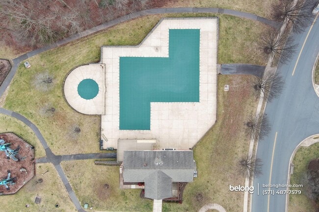 Building Photo - 47339 Blackwater Falls Terrace