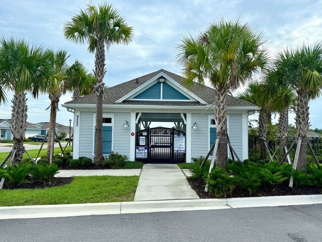 Building Photo - Like New Home In Highland Chase