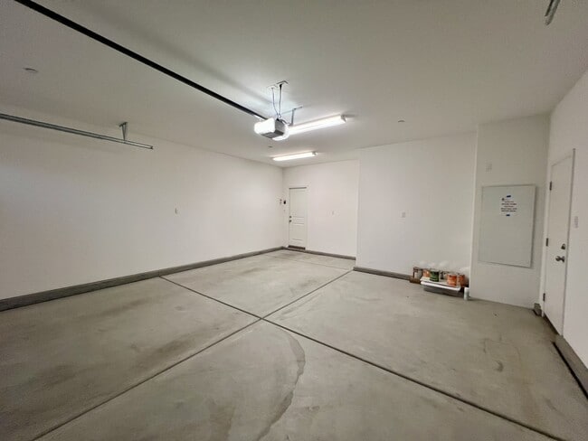 Building Photo - 14405 Barbon Beck Ave