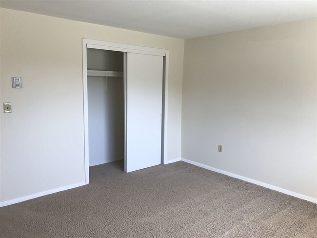 Building Photo - 99 Powers St