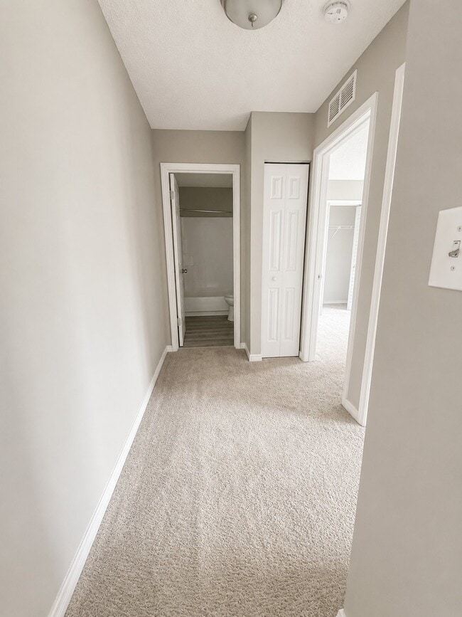 Building Photo - 3174 Beecher Dr E