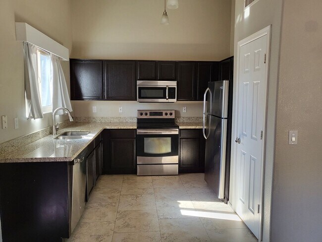 Building Photo - COMING SOON...EXCELLENT 3 BED 2 BATH HOME ...