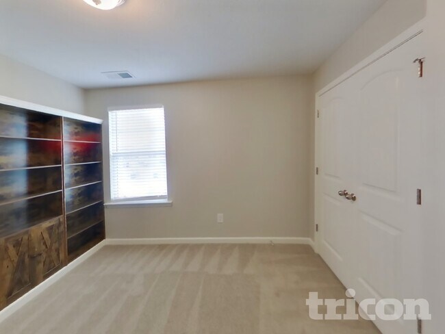 Building Photo - 415 Middleton Ln