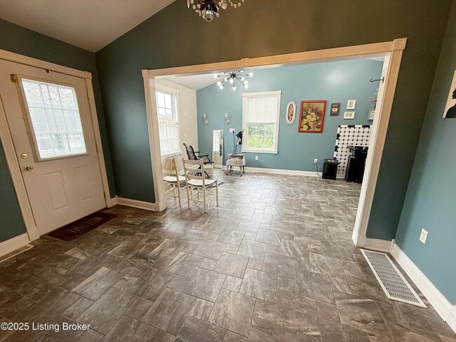 Building Photo - 1445 Campbellsville Rd