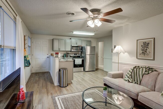 Building Photo - 1312 N Barton St