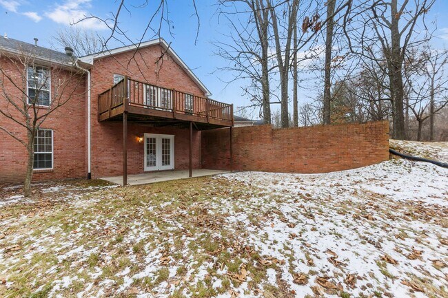 Building Photo - 911 Stonebridge Dr