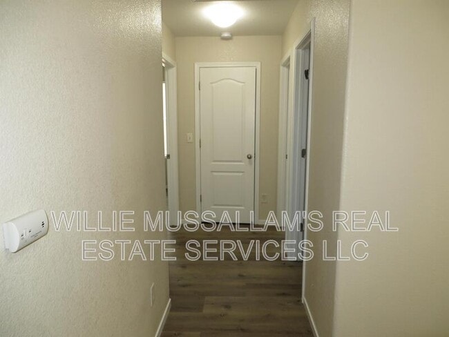 Building Photo - 16699 Colonial Trail