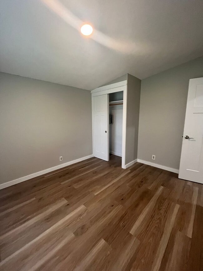 Building Photo - 1625 River Loop 1