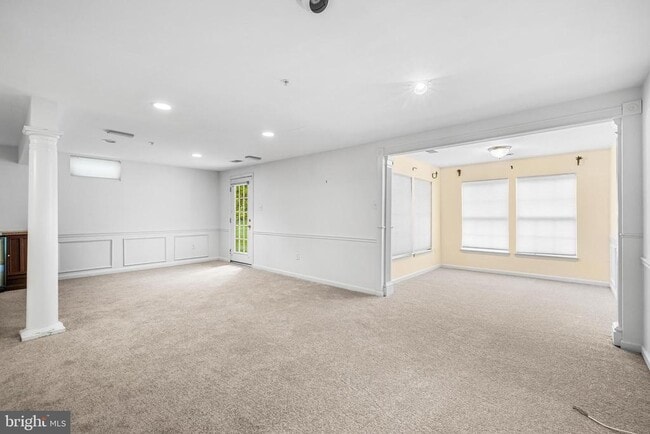Building Photo - 530 Limerick Cir