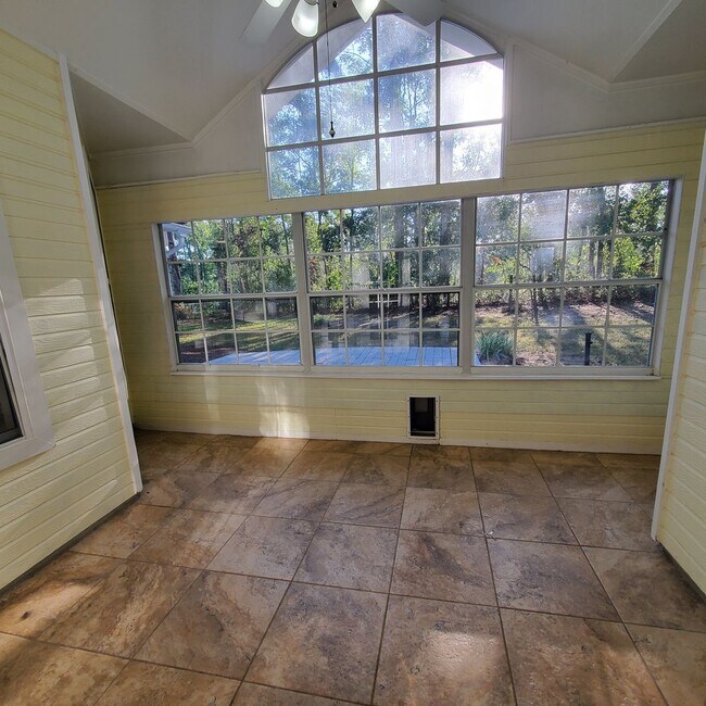 Building Photo - 2403 Spring Valley Cir