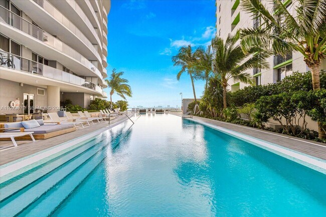 Building Photo - 488 NE 18th St