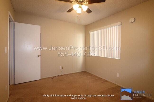 Building Photo - CHARMING 2BR/2BA CONDO W/ GARAGE