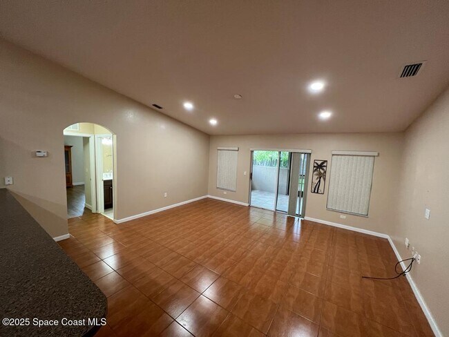 Building Photo - 156 Frederica Ave