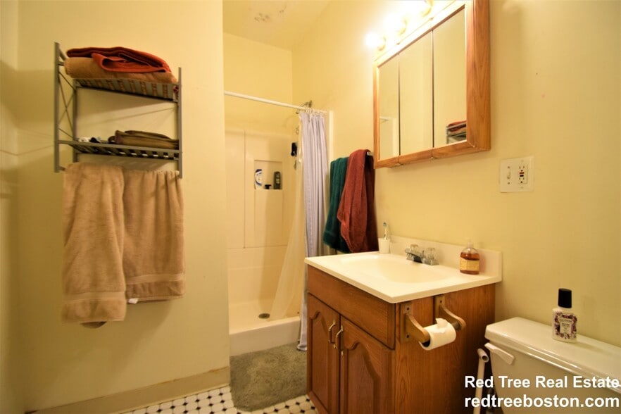 Building Photo - 346 Faneuil St