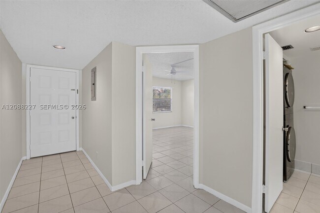 Building Photo - 1200 SW 125th Ave